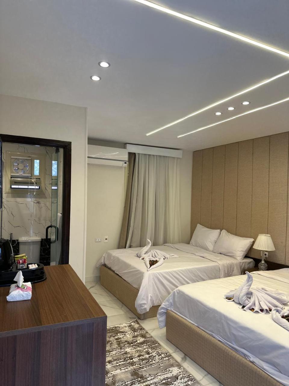 Inside Pyramids 3*