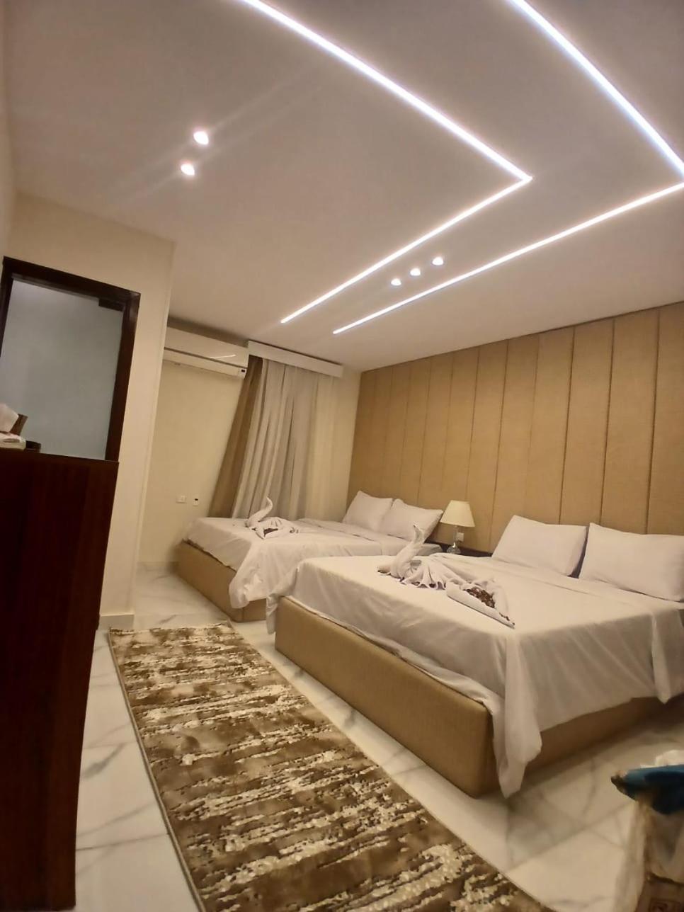 Inside Pyramids 3*